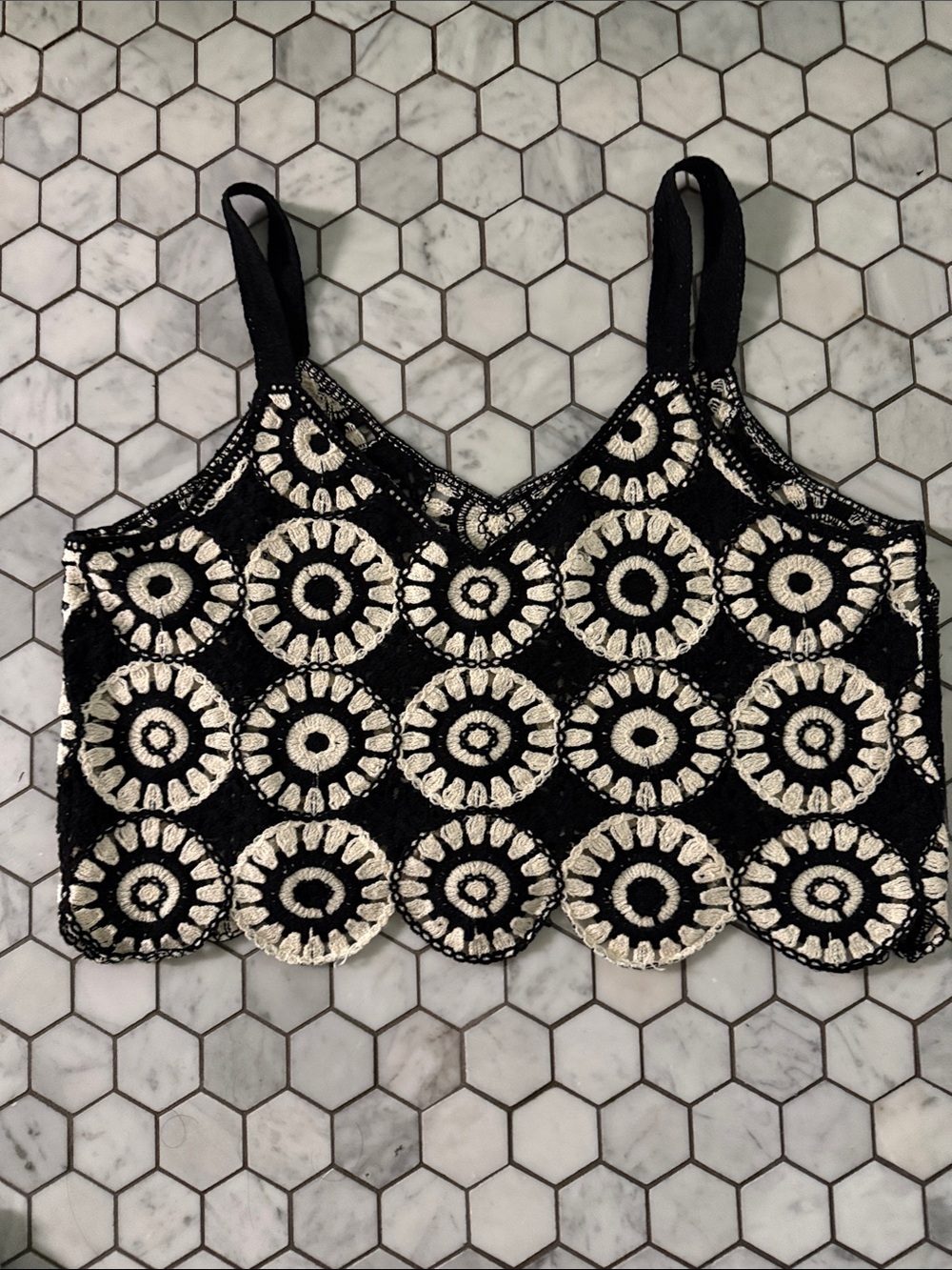 Only Black & Cream Crochet Circle-Pattern Crop Top XL